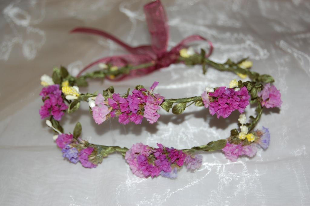 Coronas de flores preservadas y diademas de flores para niña